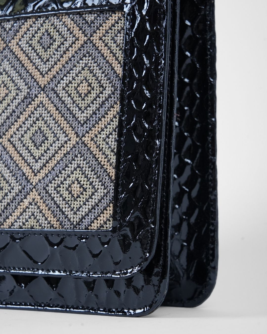 Glamorous Modesty Handbag - Image 9